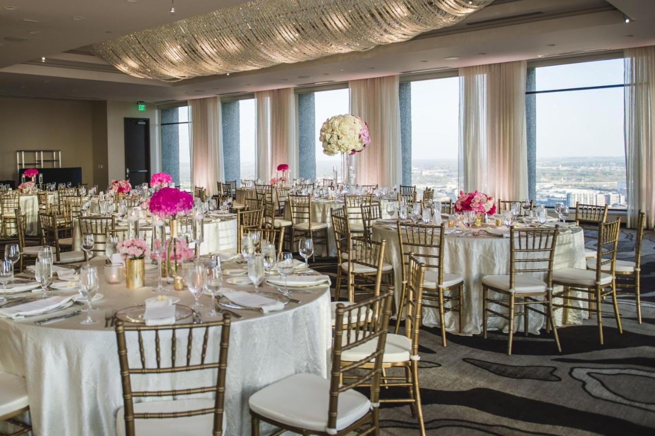 The Westin Dallas Downtown Екстер'єр фото