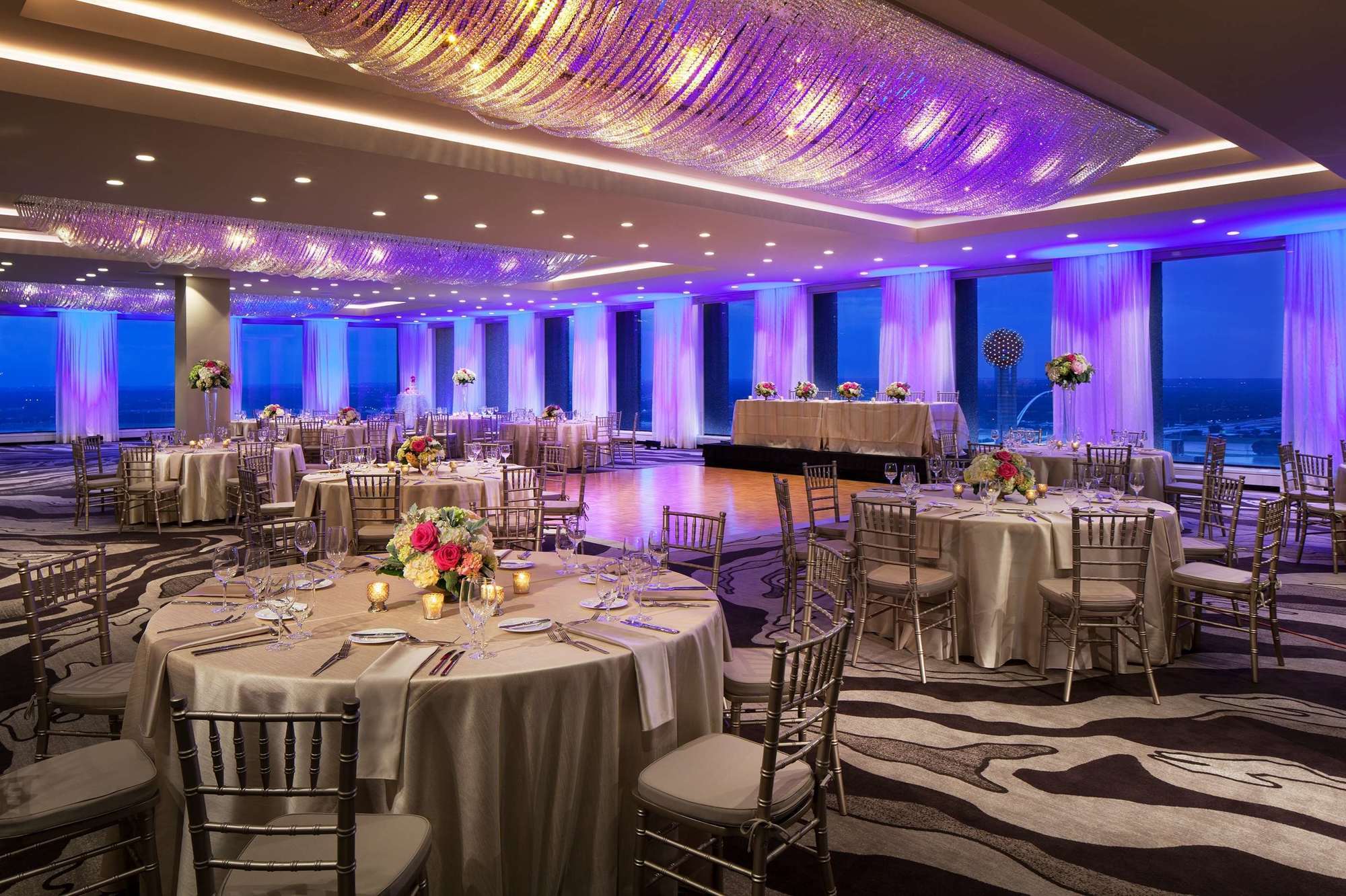 The Westin Dallas Downtown Екстер'єр фото