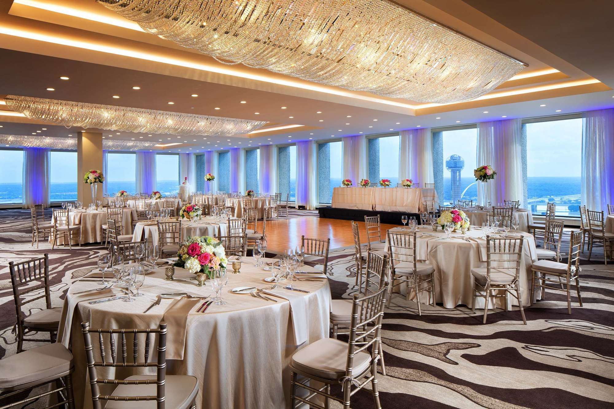 The Westin Dallas Downtown Екстер'єр фото